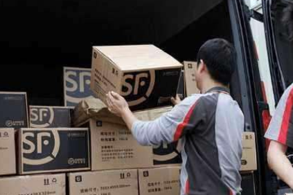 快递行业新老玩家相互厮杀，就连顺丰也坐不住了！