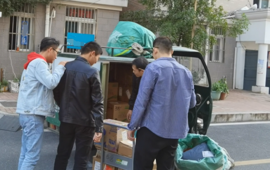 快递员是高薪职业吗？是否真的能够实现月入上万？